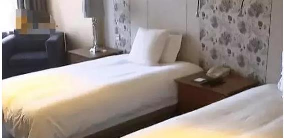 女子住酒店,凌晨2點房門被刷開,服務(wù)員暗語 需要火柴嗎