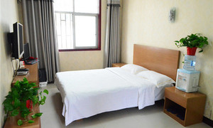 【運(yùn)城羅馬假日酒店】住宿1晚,商務(wù)標(biāo)準(zhǔn)房/商務(wù)單人房2選1+免費(fèi)WiFi+免費(fèi)雙份早餐!舒適便捷,星級服務(wù),清新感受,讓旅途時(shí)光優(yōu)雅別致。_團(tuán)800運(yùn)城團(tuán)購網(wǎng)站大全